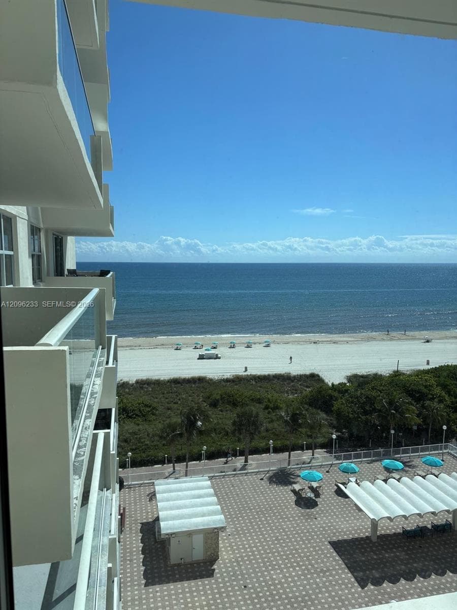ARLEN BEACH CONDO · #912 in Miami Beach - Photo 17