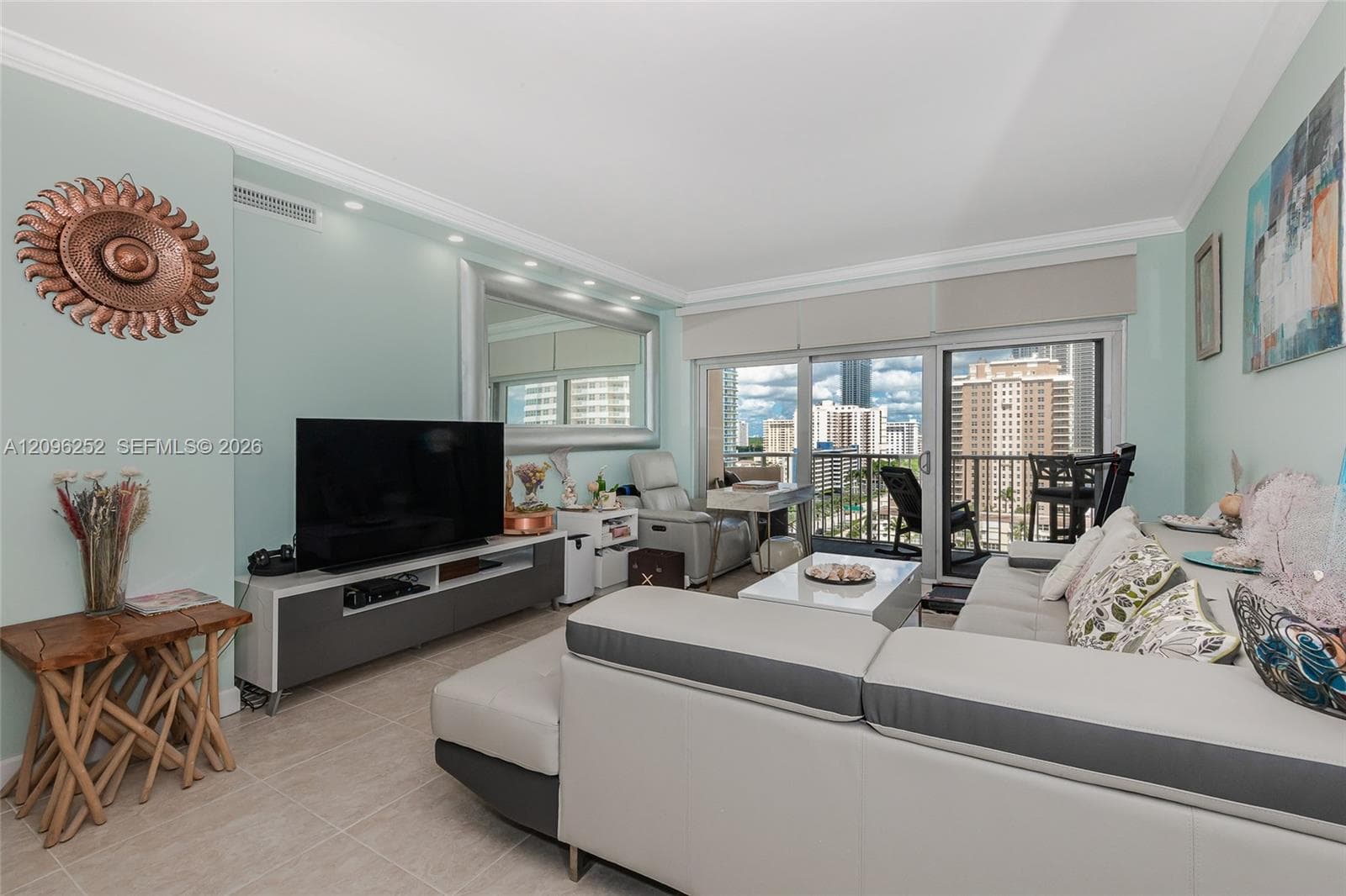 HEMISPHERES CONDO · #11K in Hallandale Beach - Photo 2