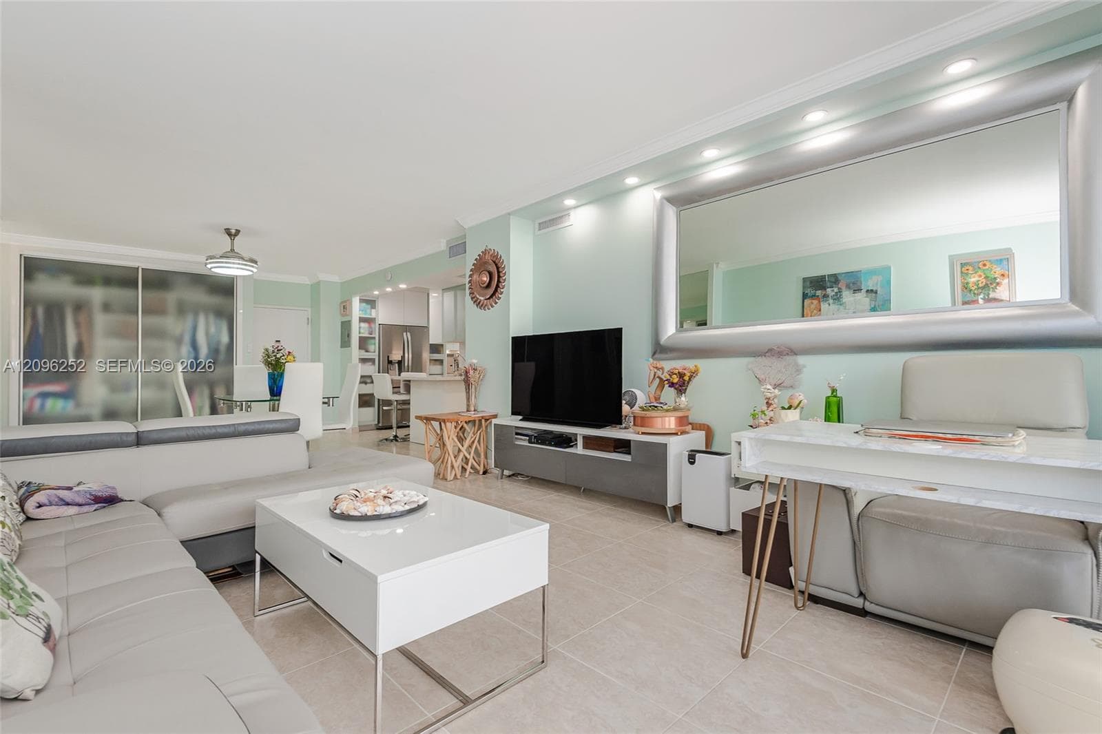 HEMISPHERES CONDO · #11K in Hallandale Beach - Photo 4