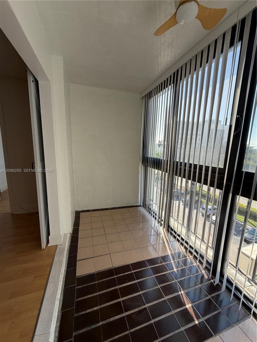HALF MOON TOWERS CONDO · #504 in Miami - Photo 9