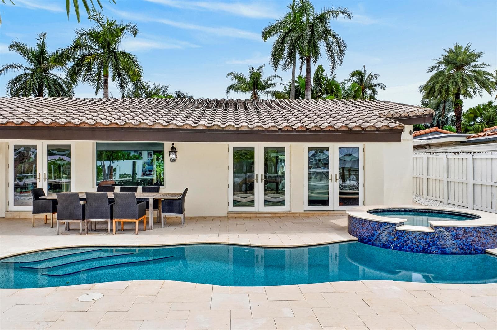 329 Isle of Capri Drive. Fort Lauderdale