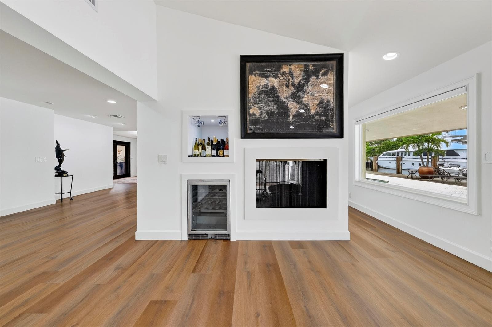 329 Isle of Capri Drive. Fort Lauderdale