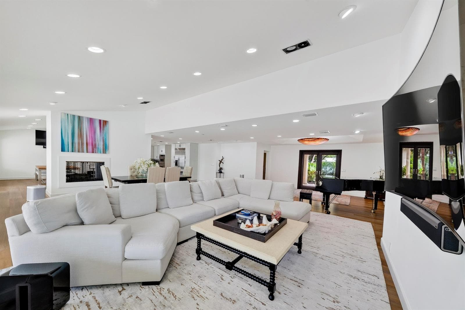 329 Isle of Capri Drive. Fort Lauderdale