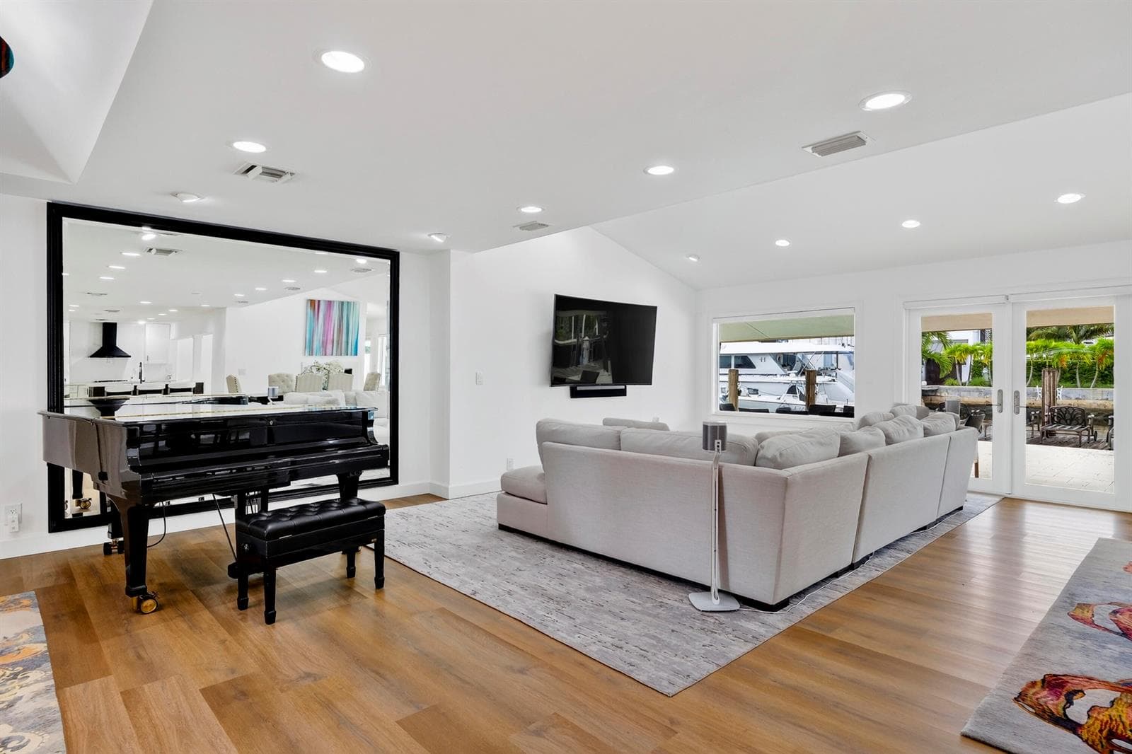 329 Isle of Capri Drive. Fort Lauderdale