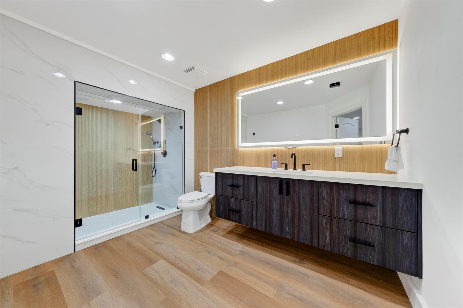 329 Isle of Capri Drive. Fort Lauderdale
