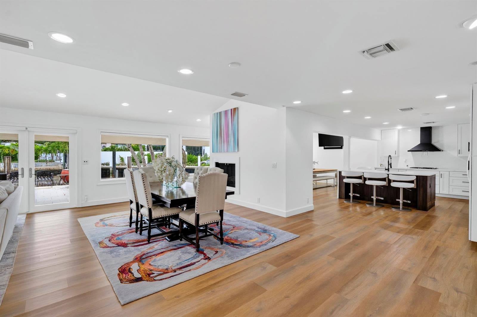 329 Isle of Capri Drive. Fort Lauderdale