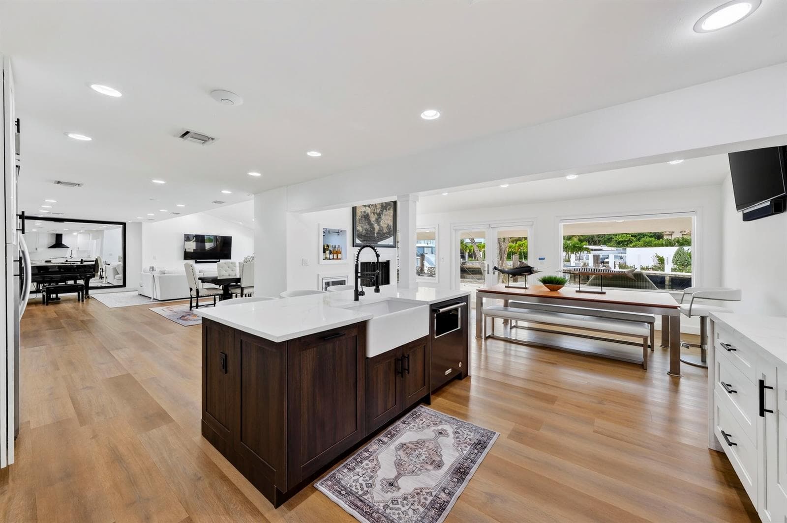 329 Isle of Capri Drive. Fort Lauderdale