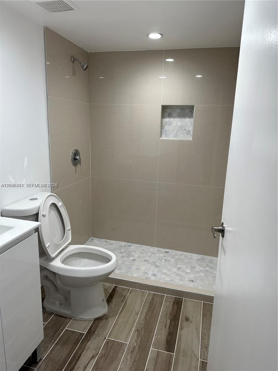 VILLA BELLINI CONDO · #112 in Hialeah - Photo 5
