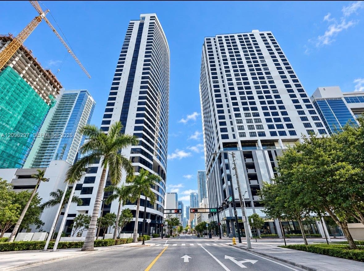 District 225 · #504 in Miami - Photo 3