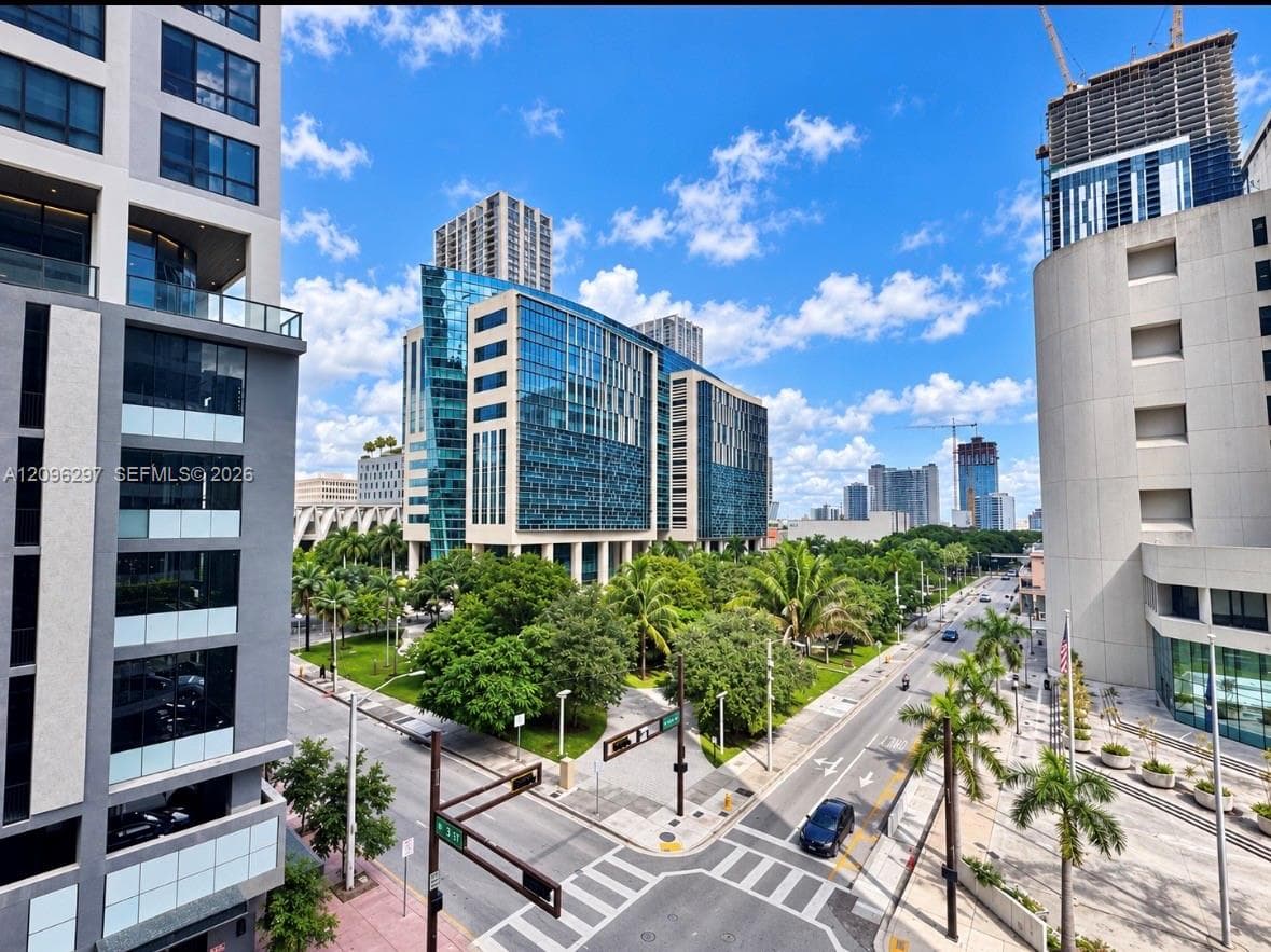 District 225 · #504 in Miami - Photo 1