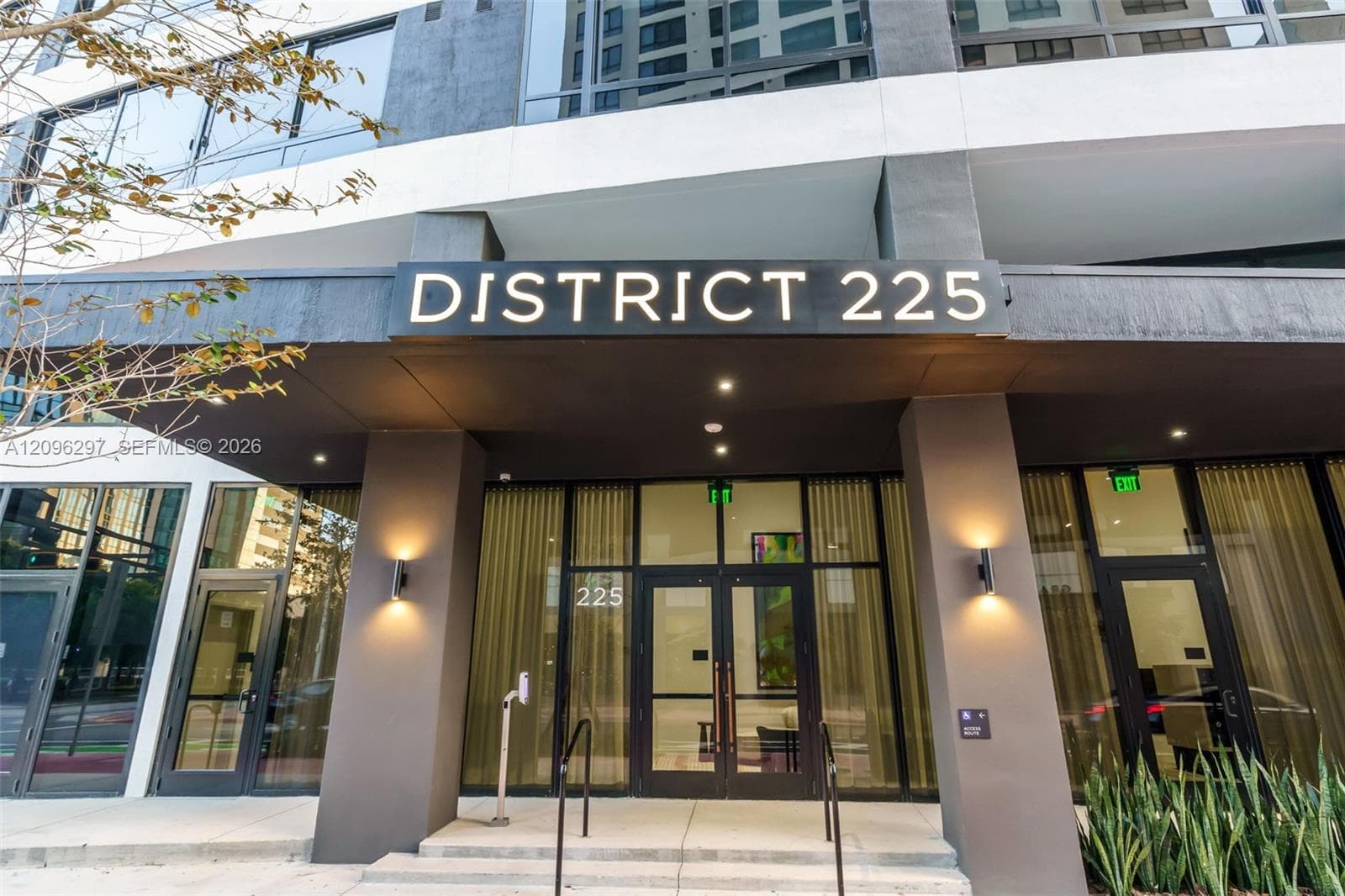 District 225 · #504 in Miami - Photo 5