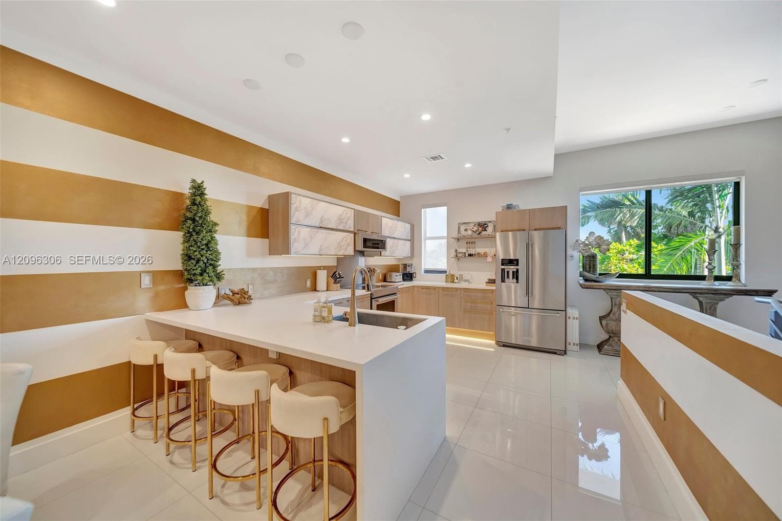 Breakfast bar