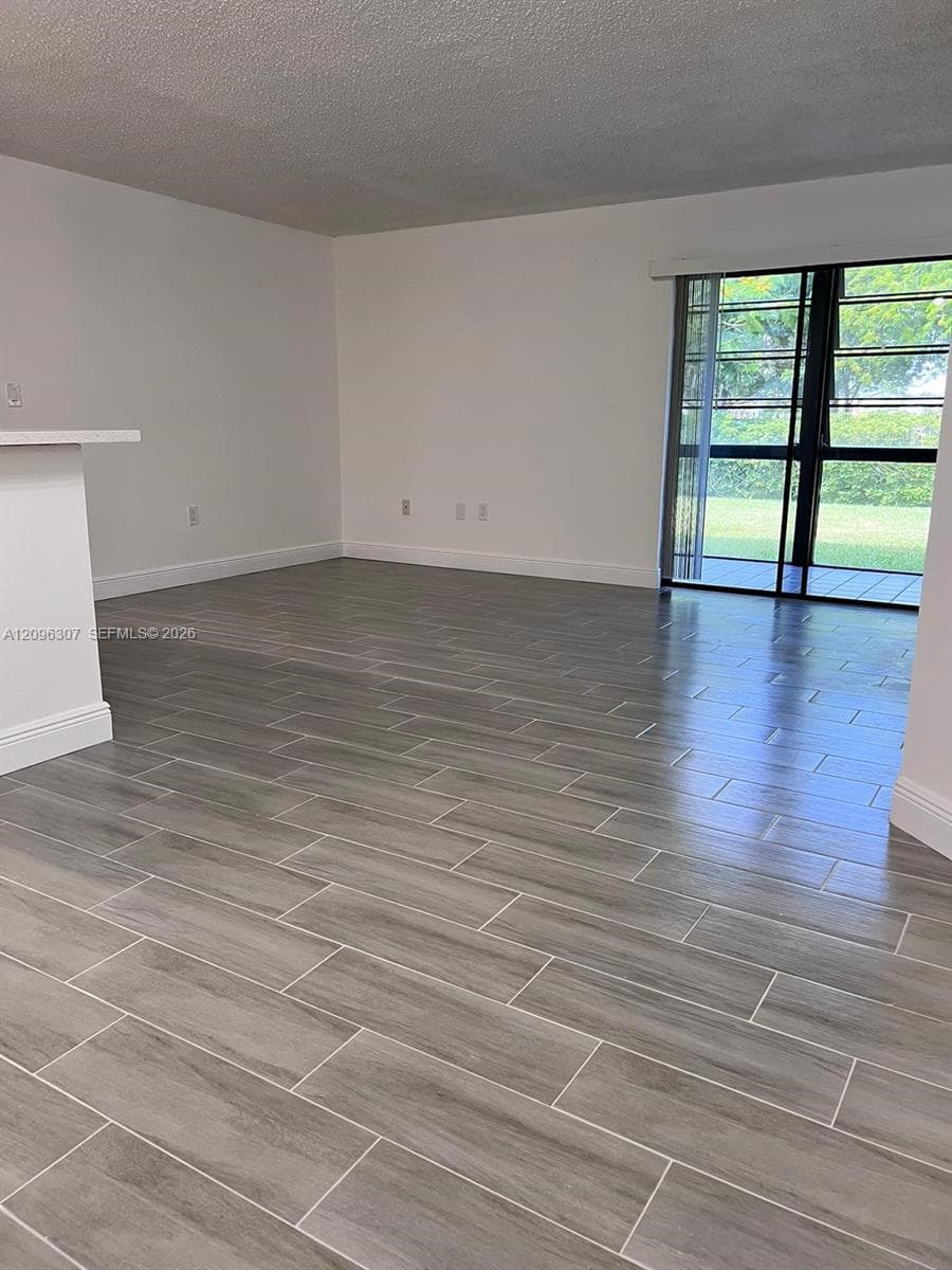 COUNTRYSIDE VILLAGE CONDO · #111 in Hialeah - Photo 5