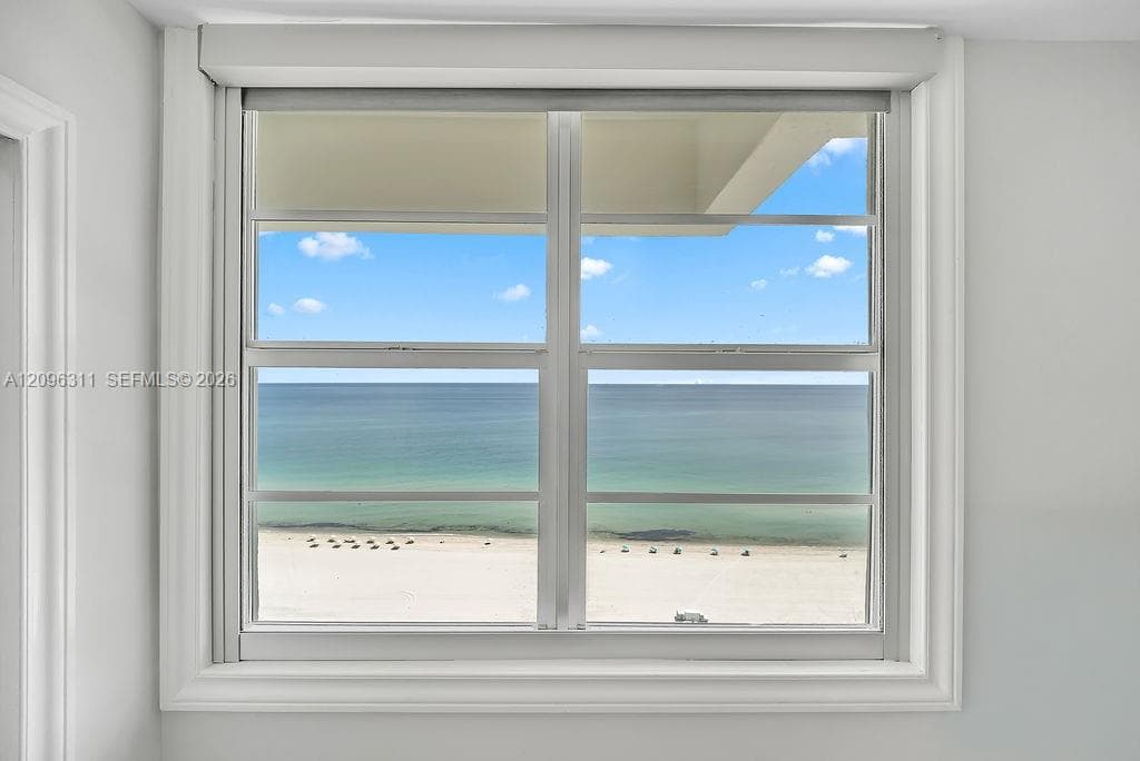 Arlen Beach · #PH14 in Miami Beach - Photo 17