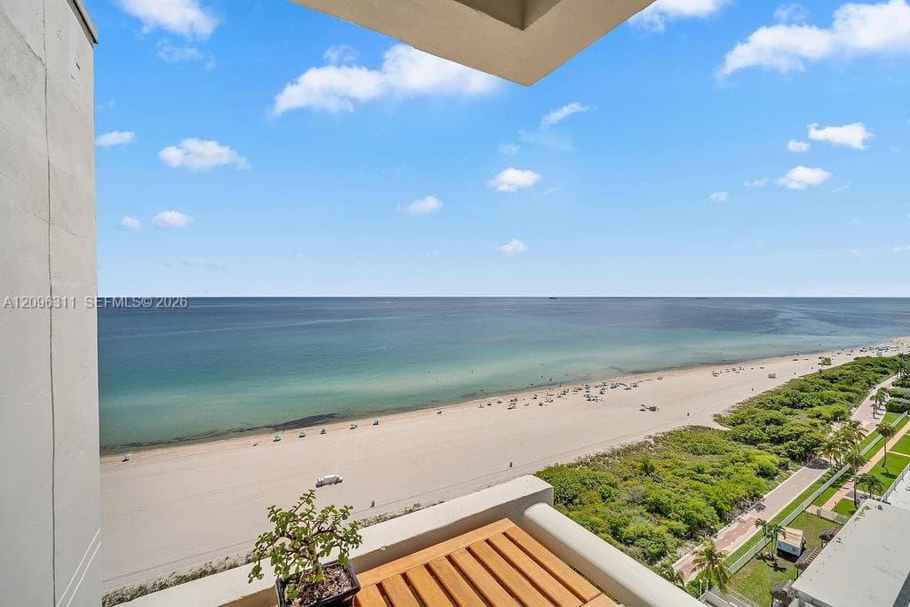 Arlen Beach · #PH14 in Miami Beach - Photo 1