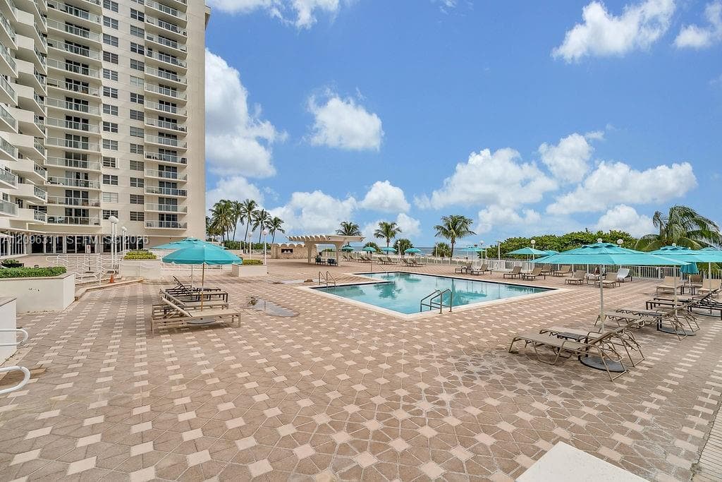 Arlen Beach · #PH14 in Miami Beach - Photo 33