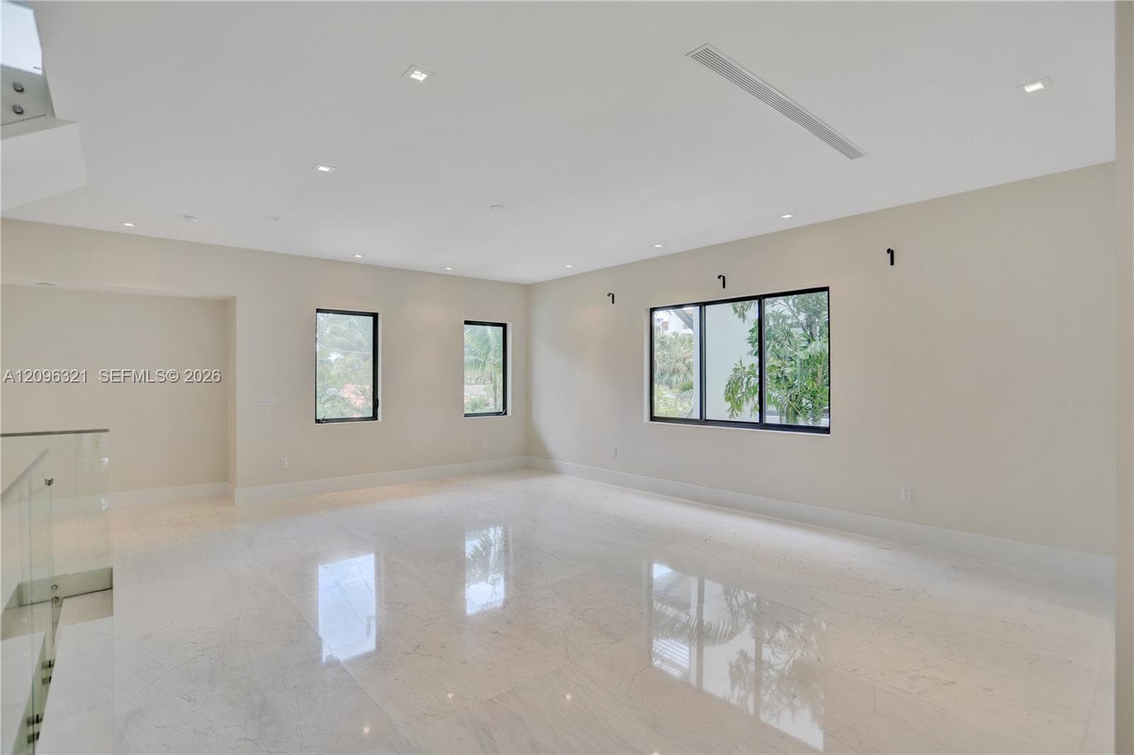 3550 W Glencoe St photo 12