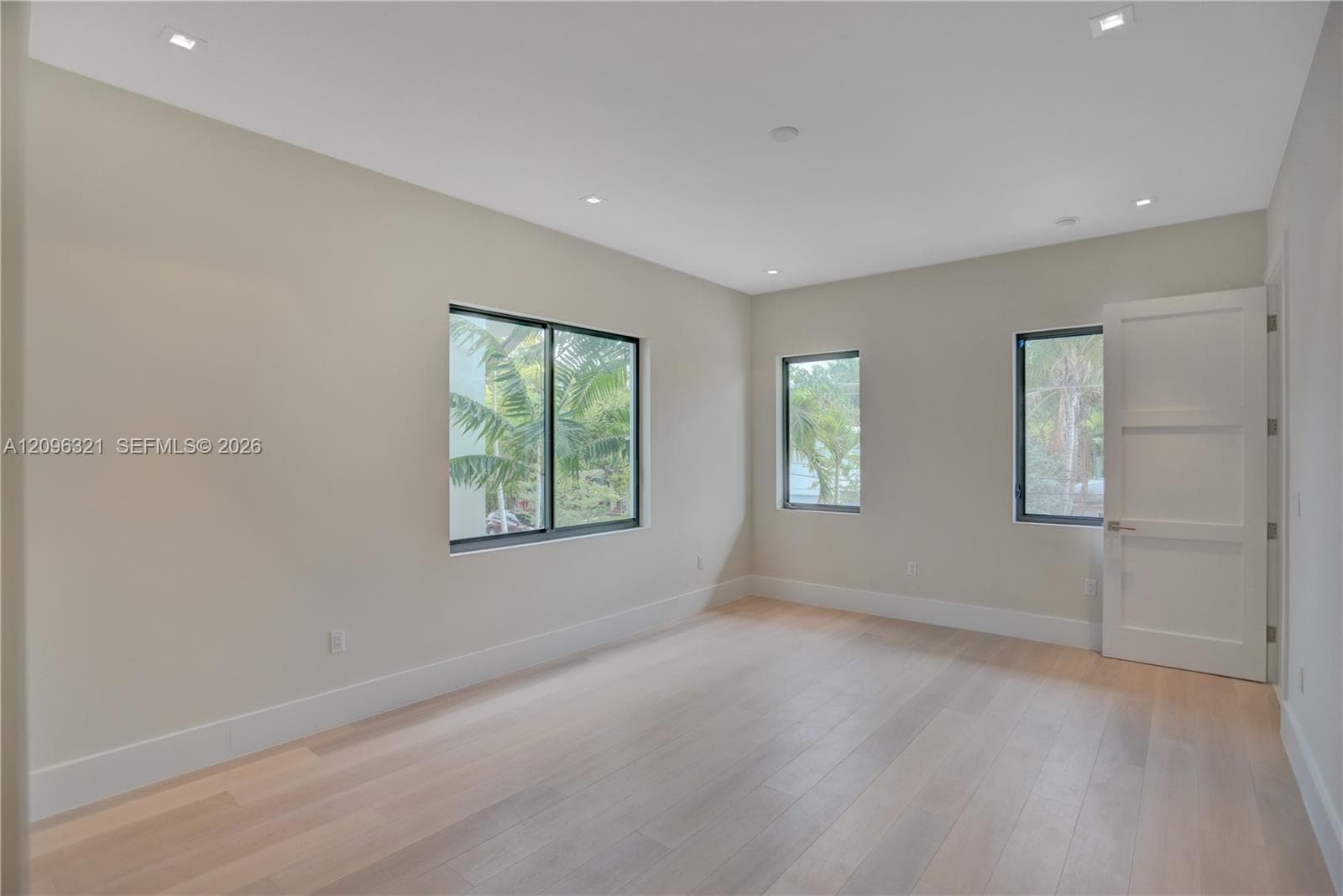 3550 W Glencoe St photo 22