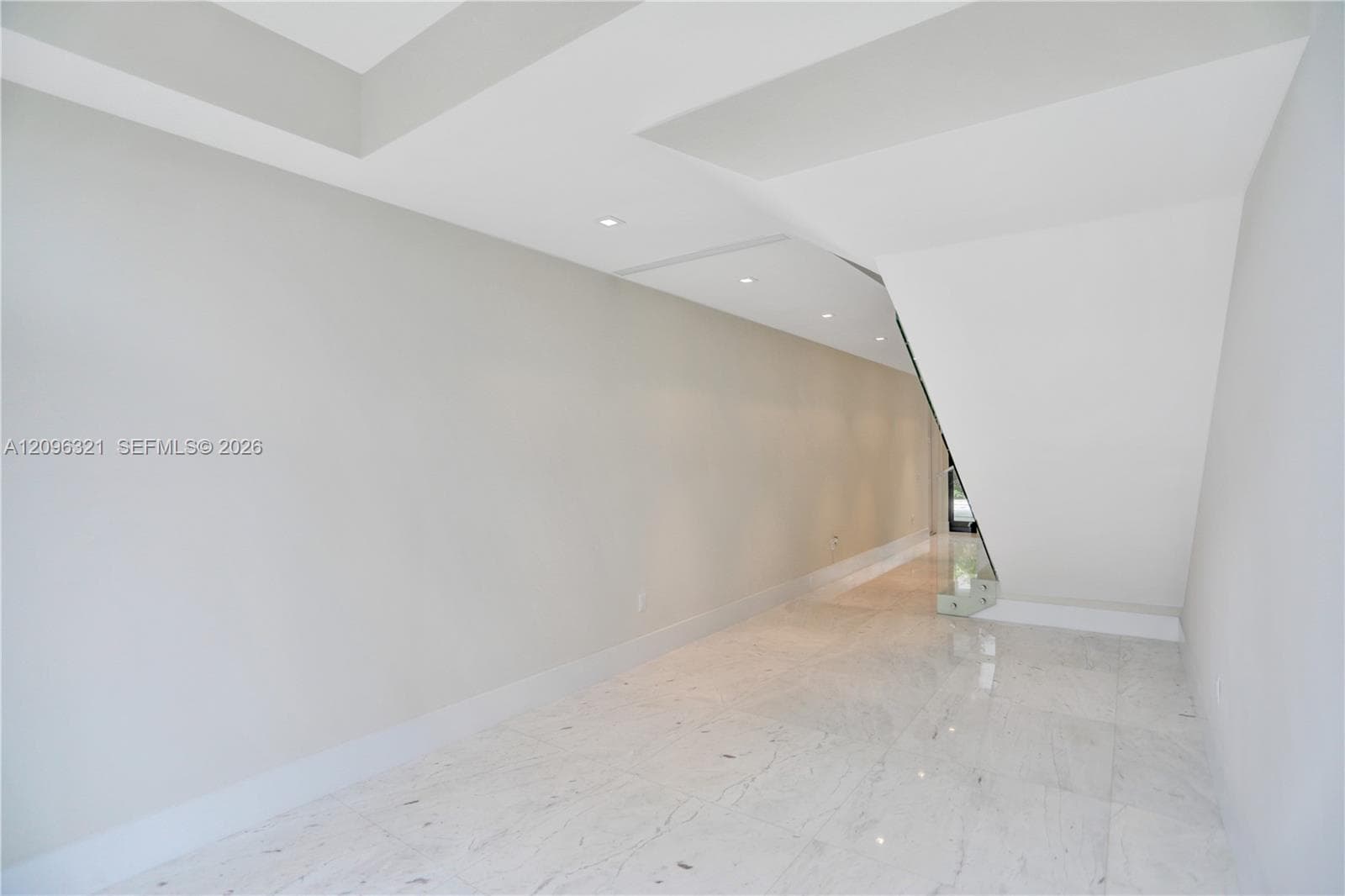 3550 W Glencoe St photo 8