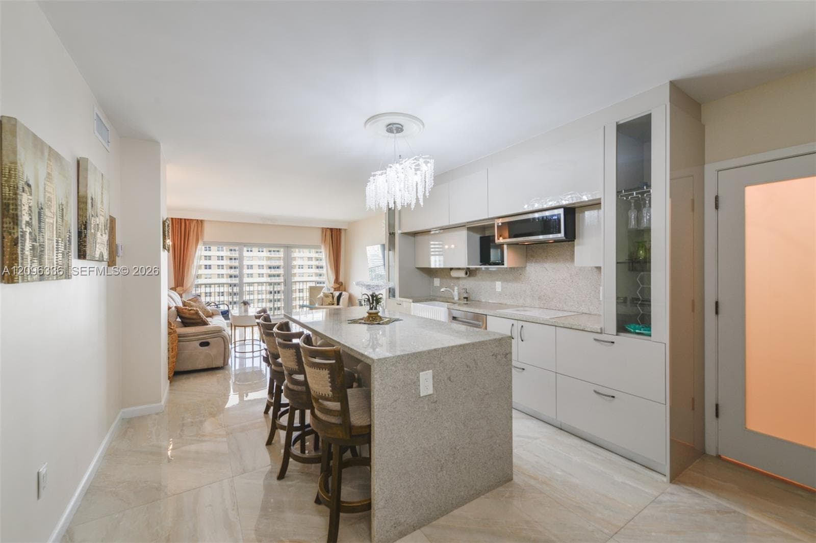 HEMISPHERES CONDO · #18D in Hallandale Beach - Photo 2