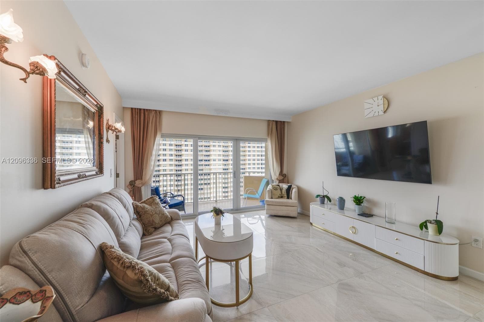HEMISPHERES CONDO · #18D in Hallandale Beach - Photo 3