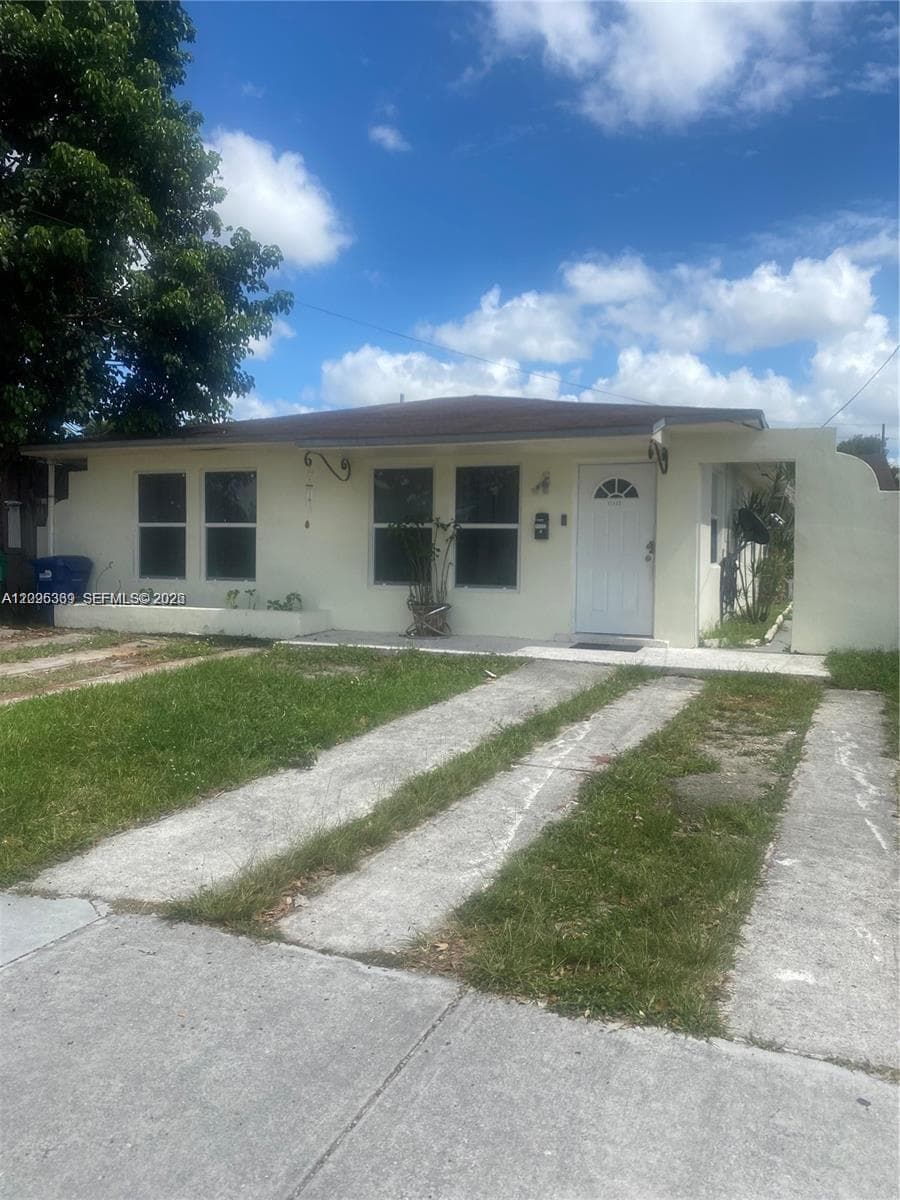 11122 SW 7th St photo 1