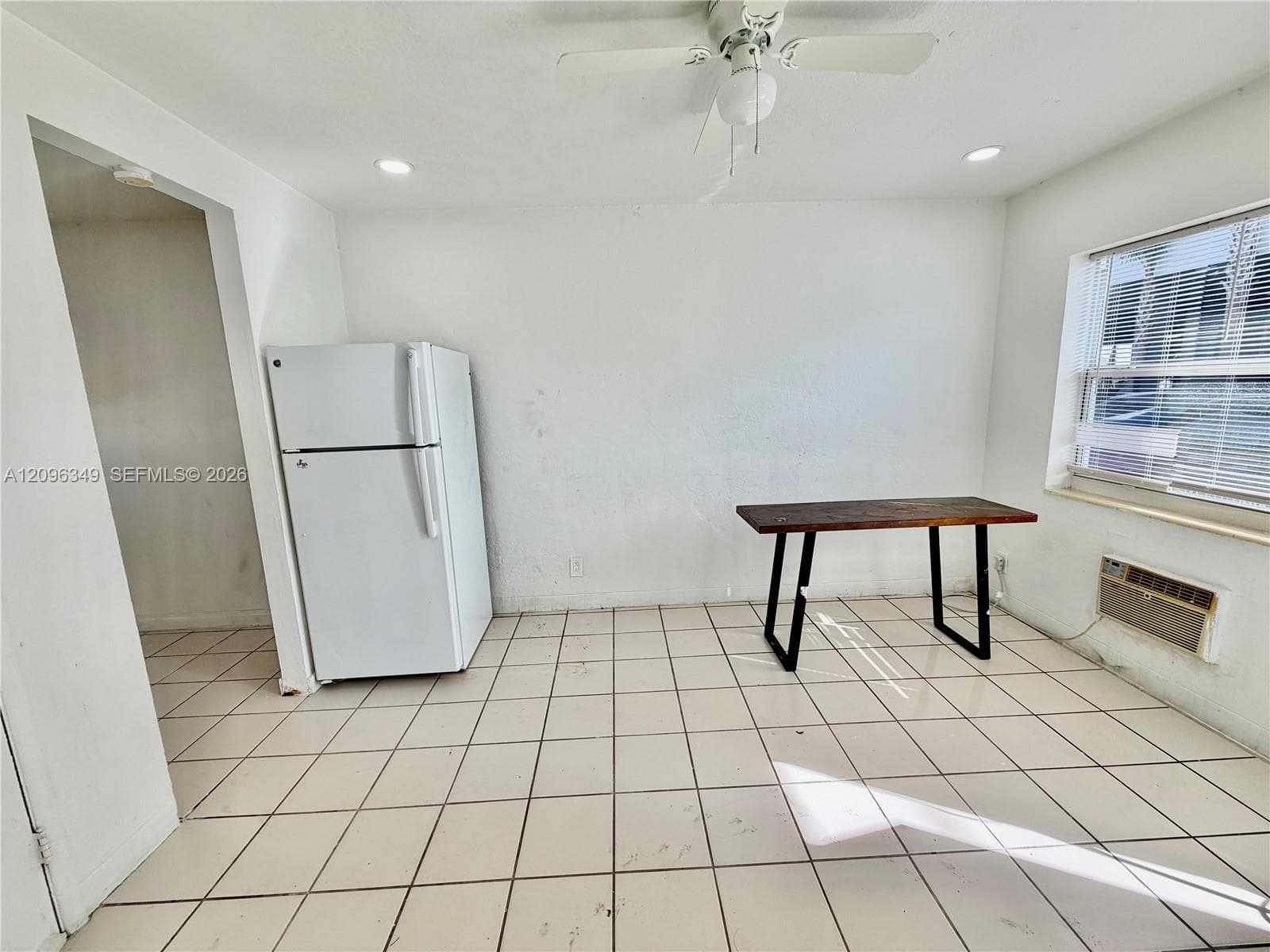 2041 Jackson st · #2 in Hollywood - Photo 4