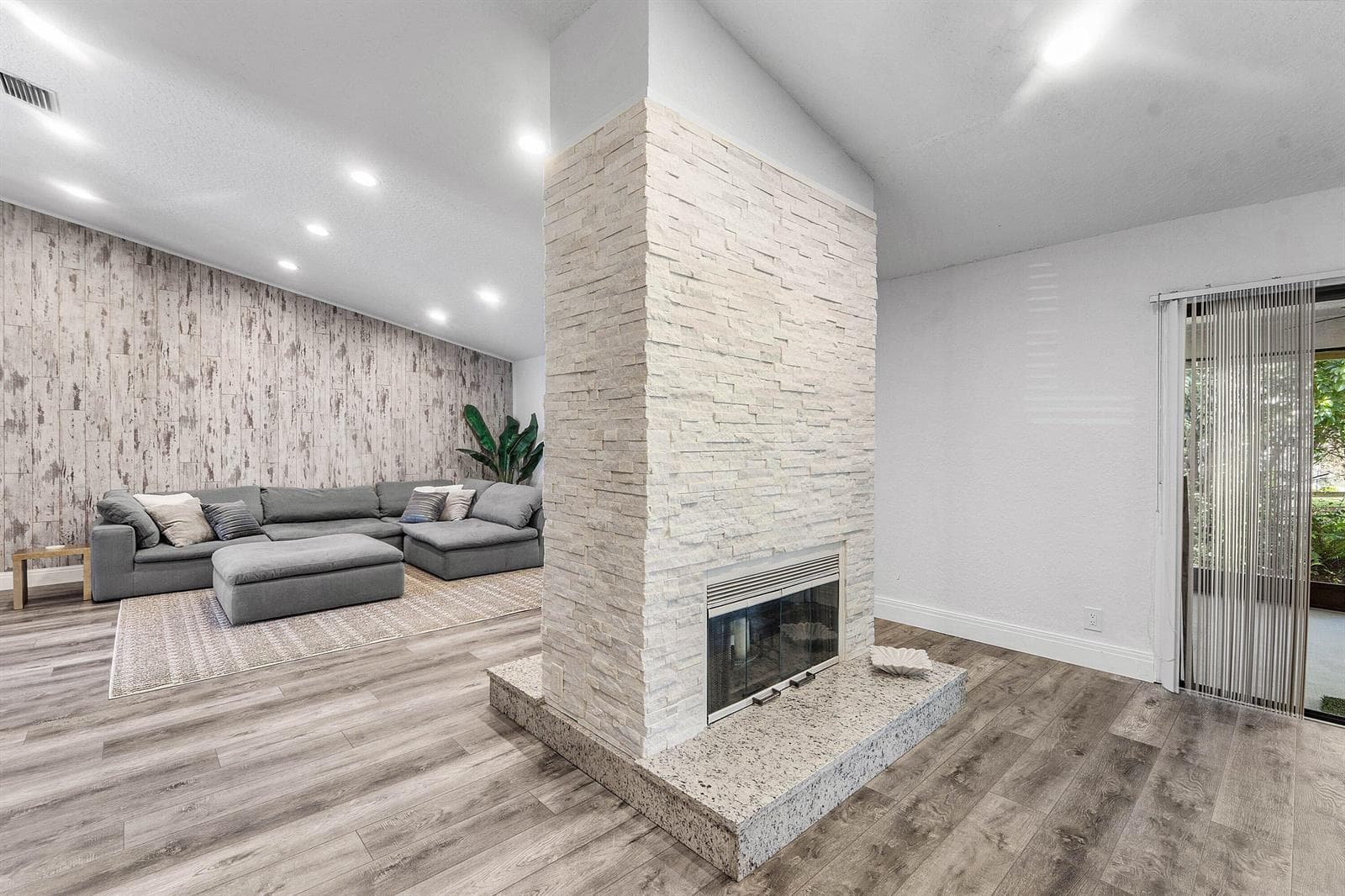 063-13853SheffieldStreet-Wellington-FL-3