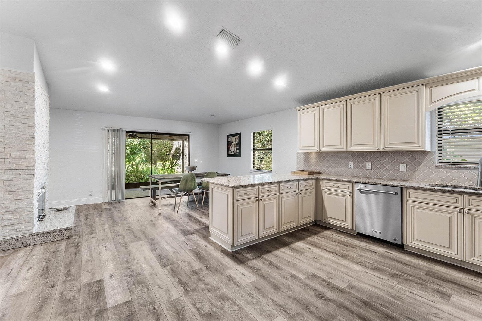 058-13853SheffieldStreet-Wellington-FL-3