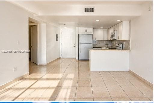VISTA ALEGRE TOWNHOMES CO · #102 in Hialeah - Photo 7
