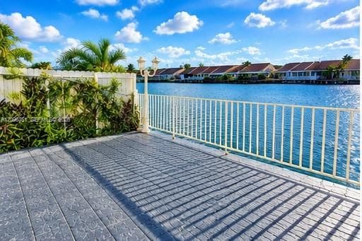 VISTA ALEGRE TOWNHOMES CO · #102 in Hialeah - Photo 15