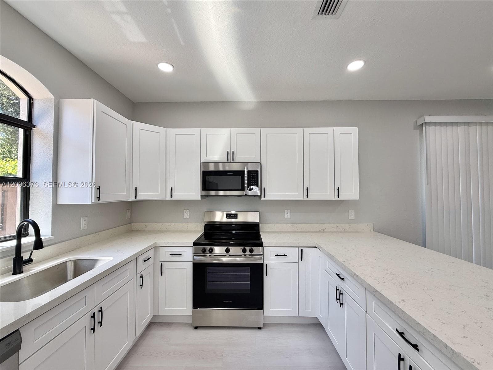 10392 NW 31st Ter photo 16