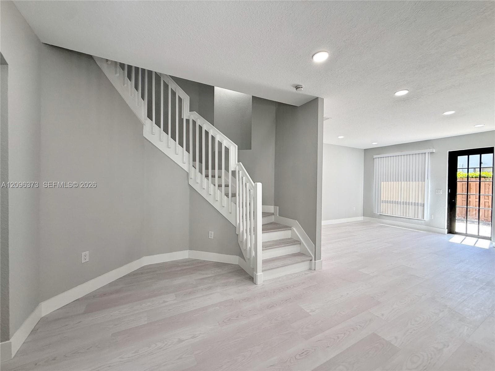10392 NW 31st Ter photo 5