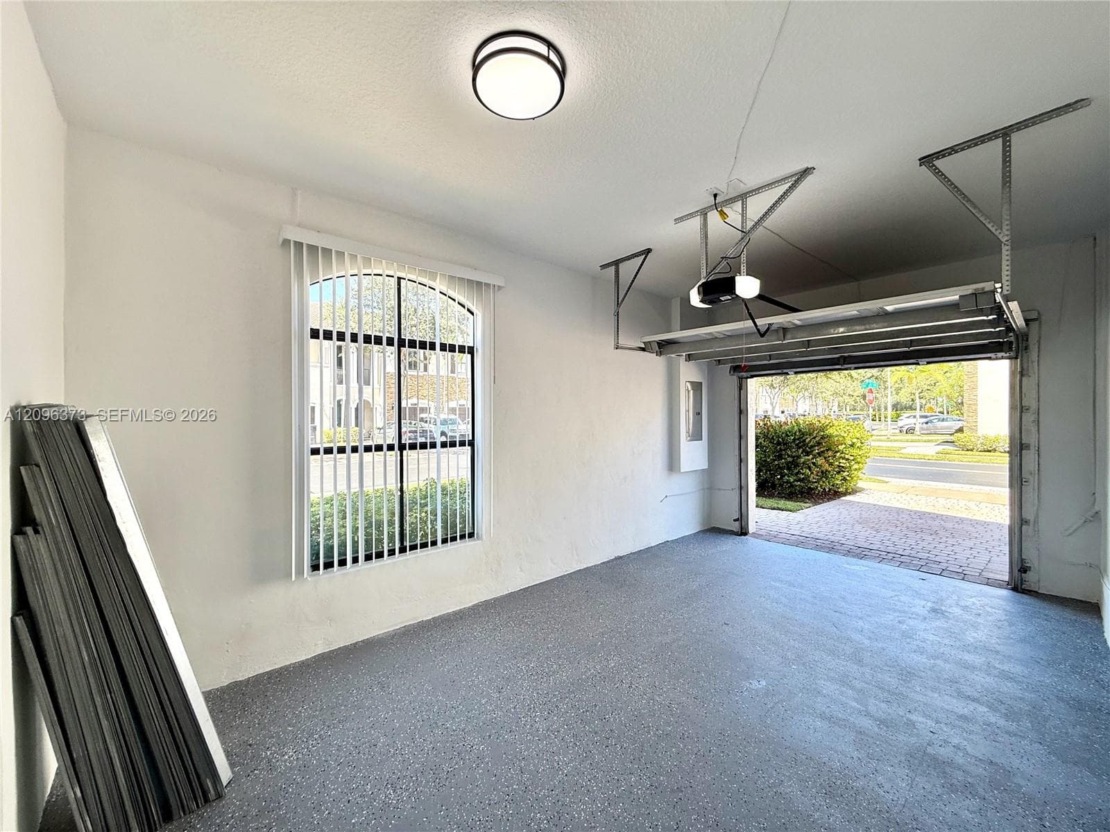 10392 NW 31st Ter photo 40