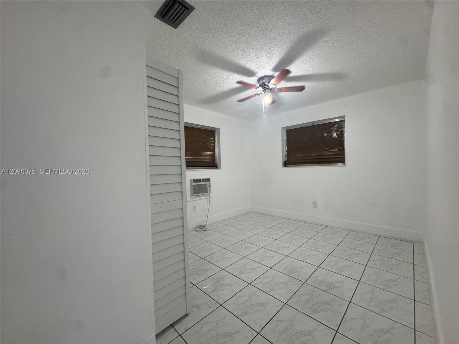 1320 W 37th St photo 9
