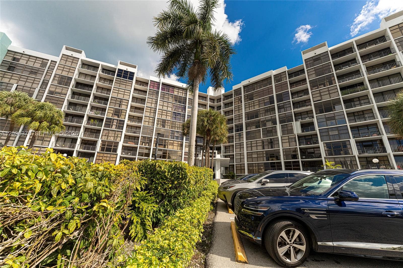 TOWERS OF OCEANVIEW EAST · #1117 in Hallandale Beach - Photo 25