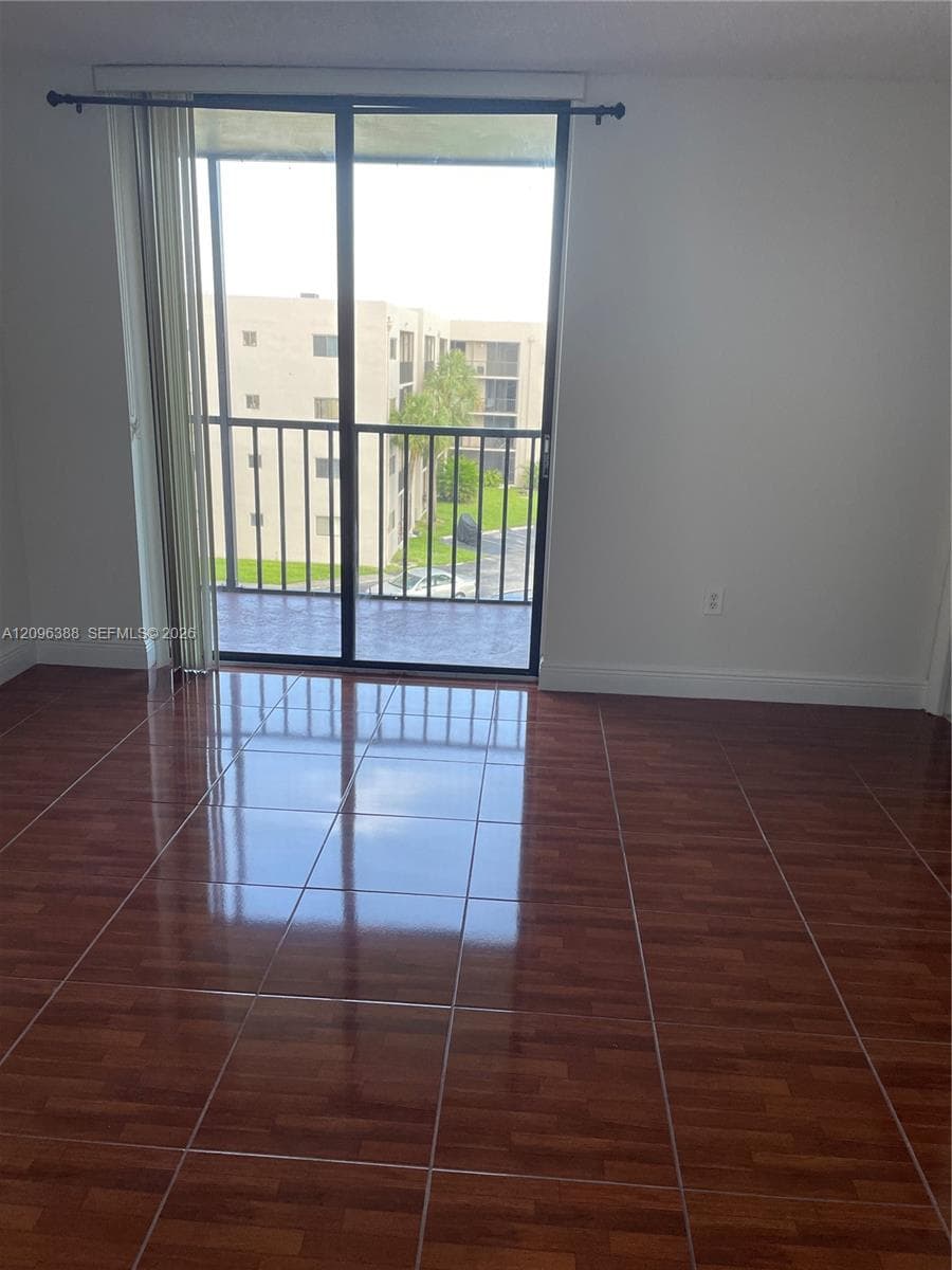 HORIZONS WEST CONDO #4 · #417 in Miami - Photo 3