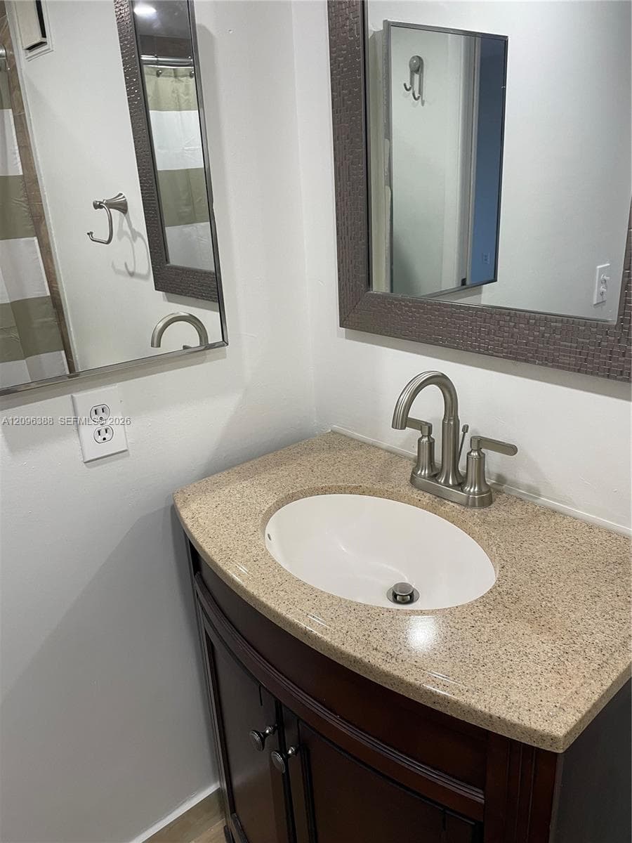 HORIZONS WEST CONDO #4 · #417 in Miami - Photo 9