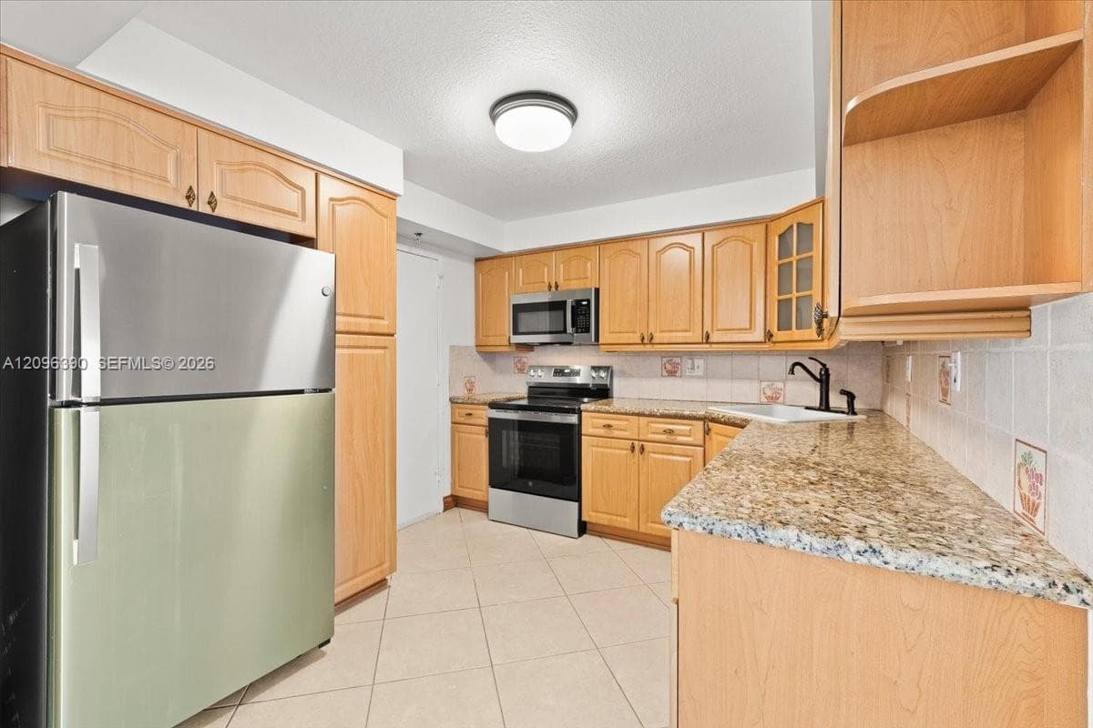 COMMODORE PLAZA CONDO · #1207 in Aventura - Photo 17