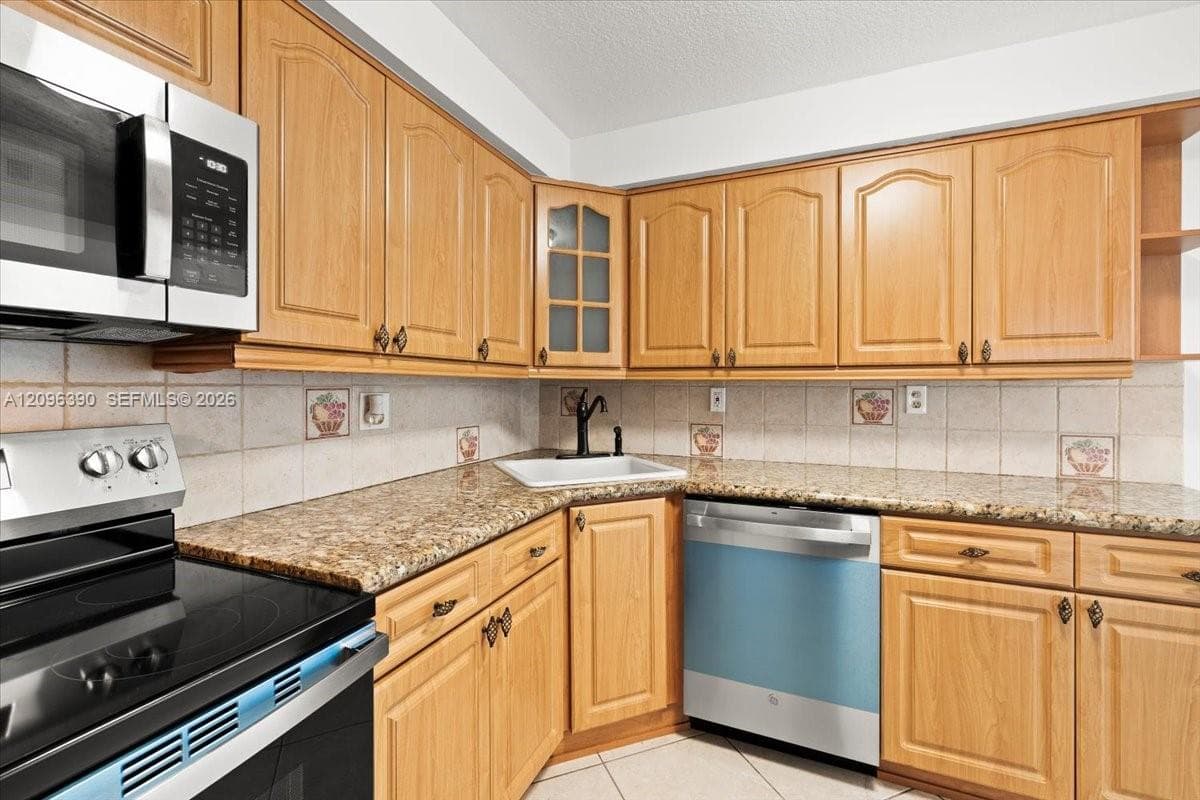 COMMODORE PLAZA CONDO · #1207 in Aventura - Photo 20