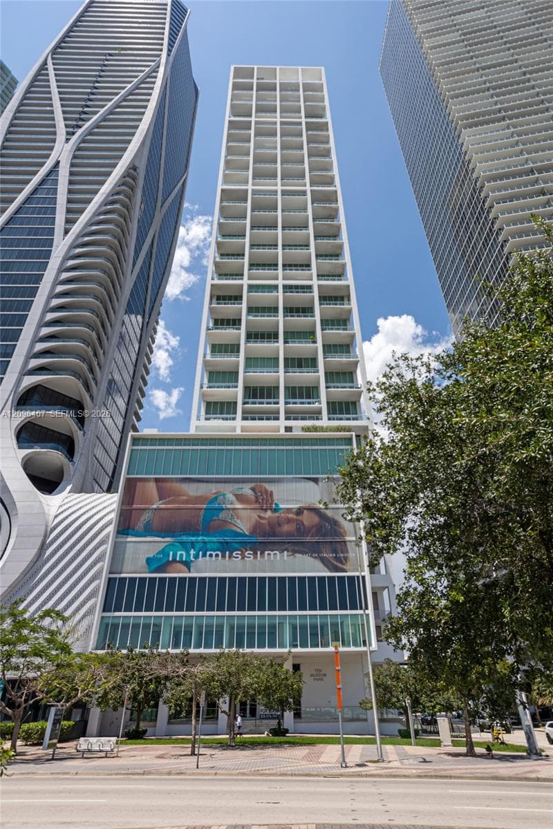 Ten Museum Park · #3704 in Miami - Photo 44