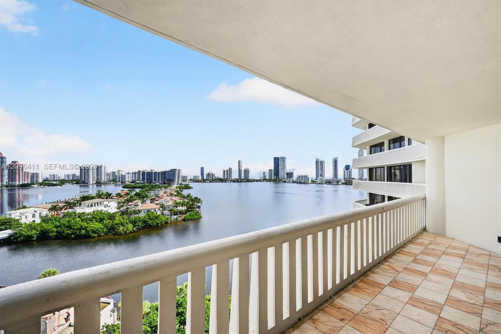 2000 Williams Island · #1103 in Aventura - Photo 2