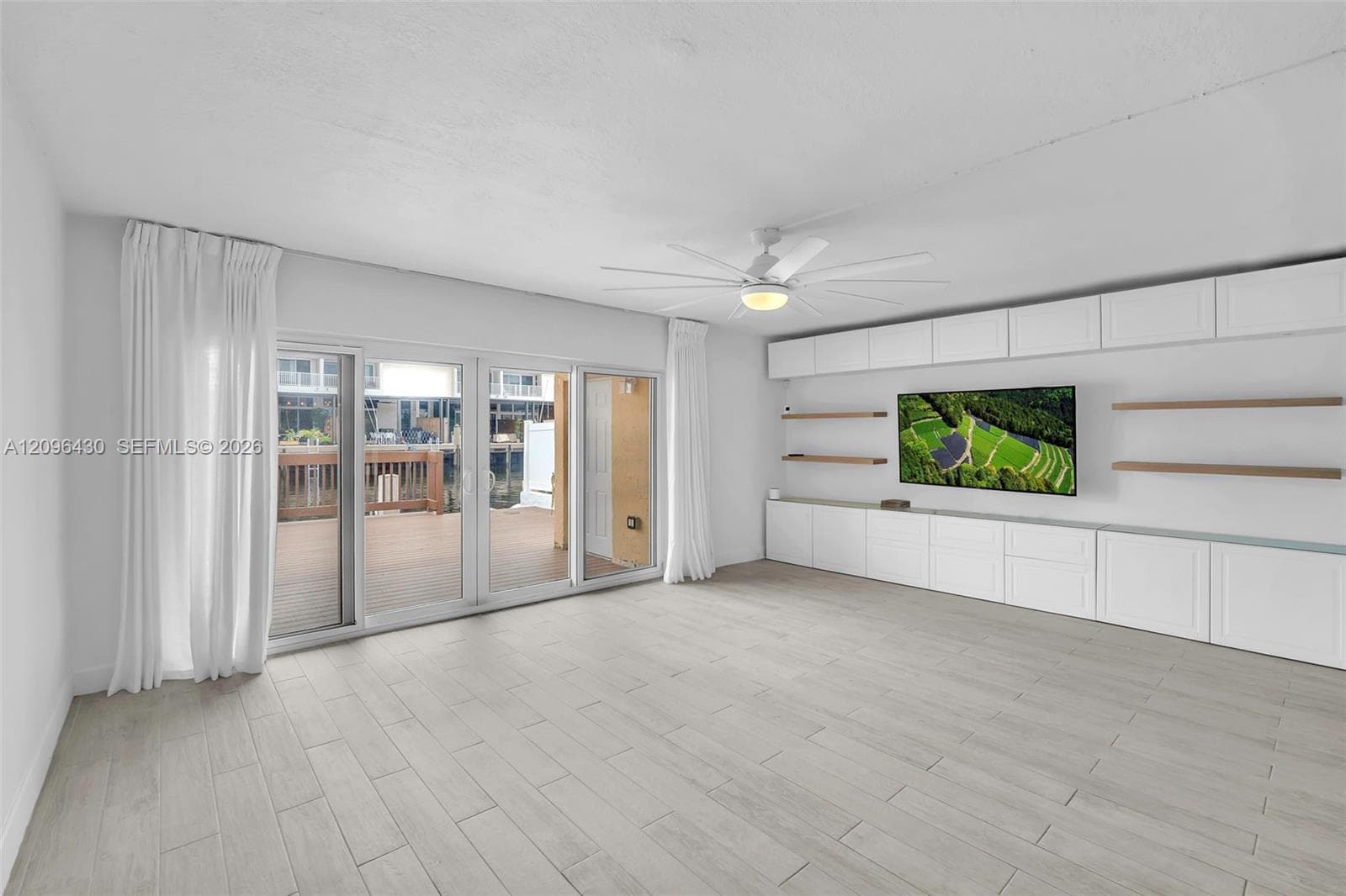 3925 NE 167th St #20 photo 12