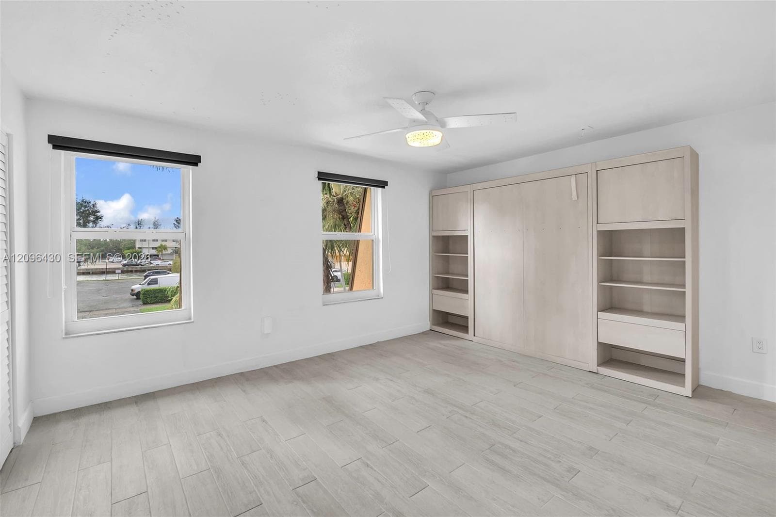 3925 NE 167th St #20 photo 36