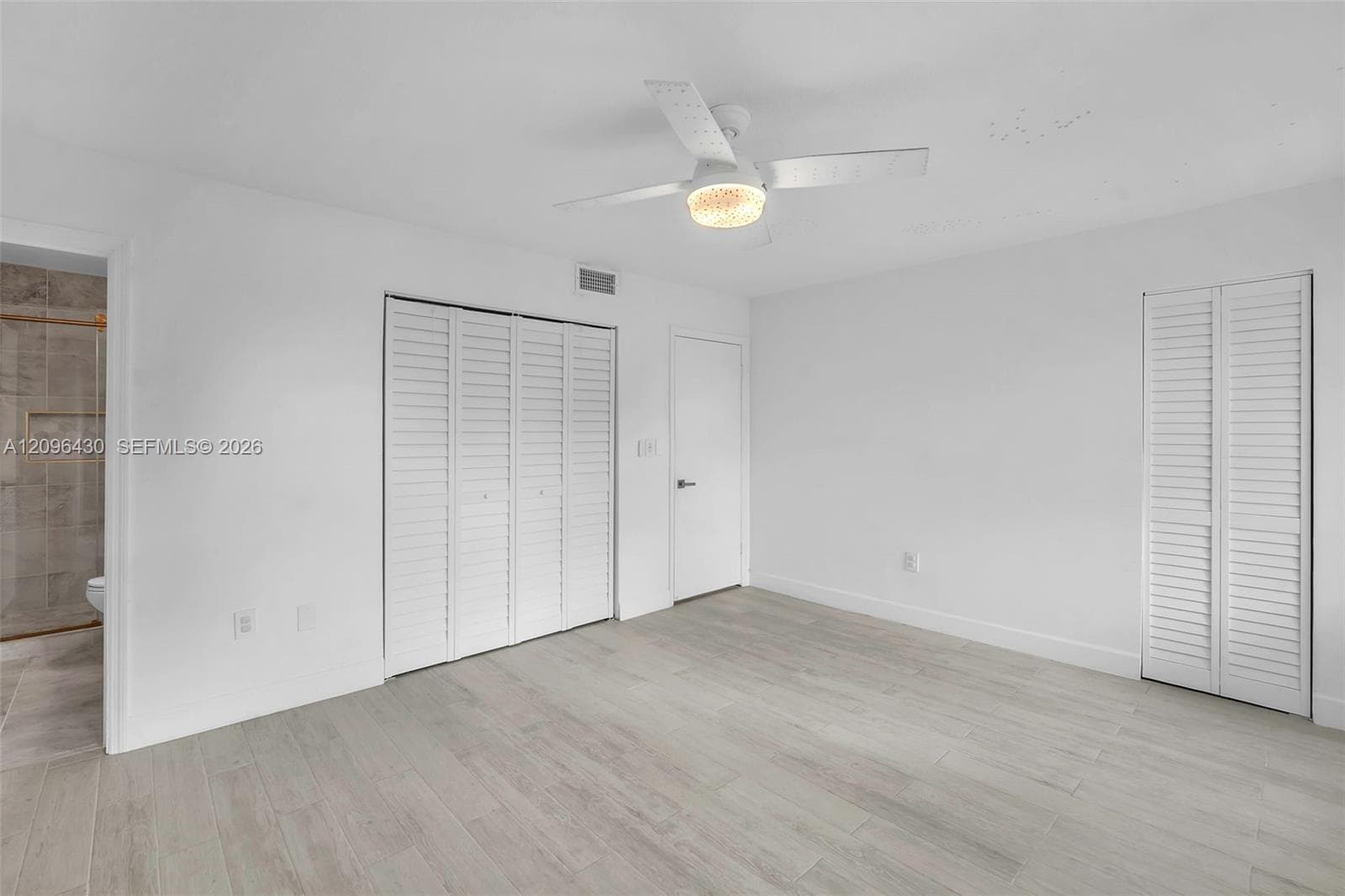 3925 NE 167th St #20 photo 33