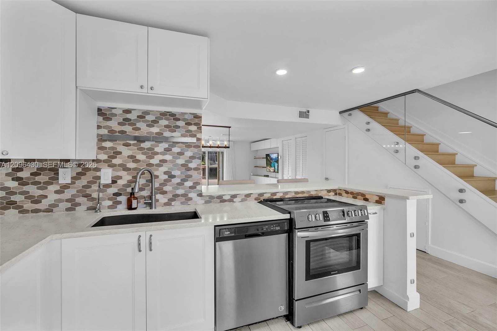 3925 NE 167th St #20 photo 18
