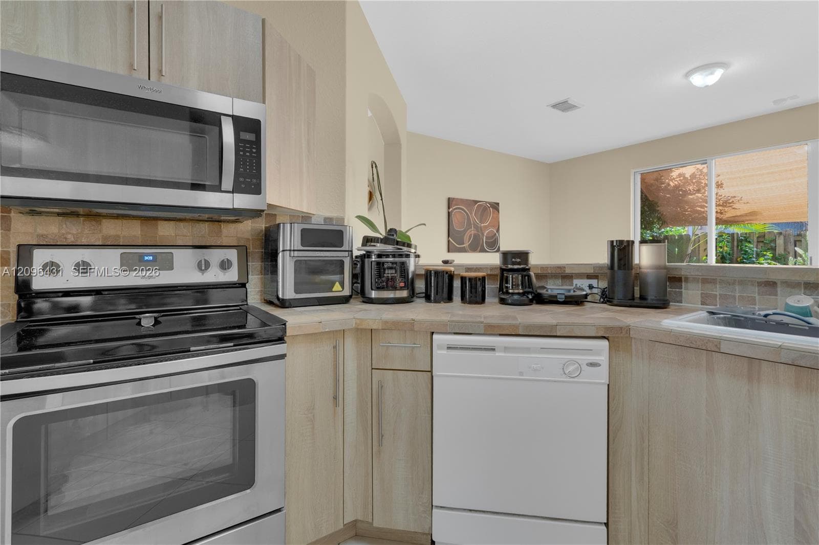 11402 SW 137th Pl photo 16