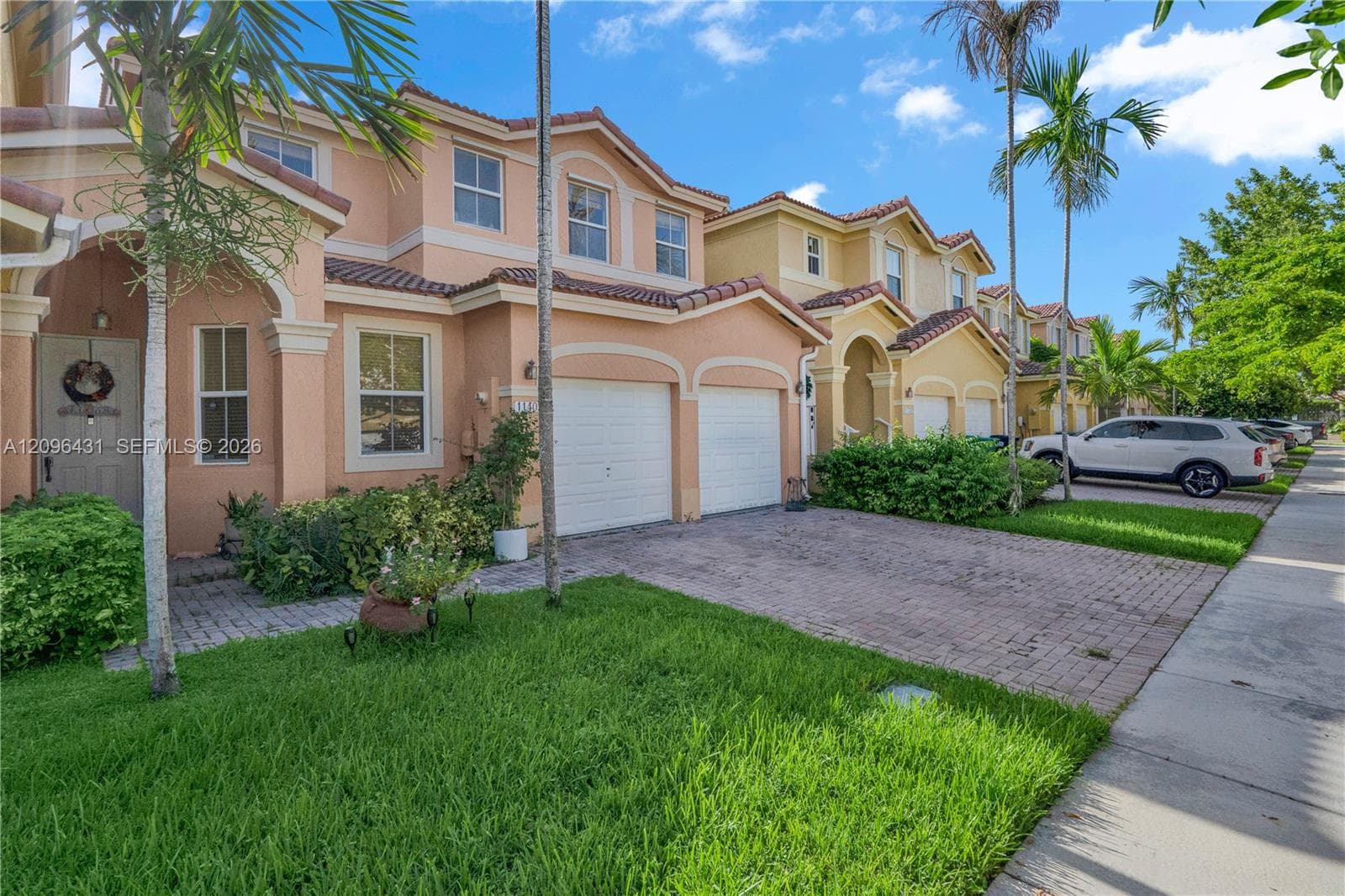 11402 SW 137th Pl photo 4