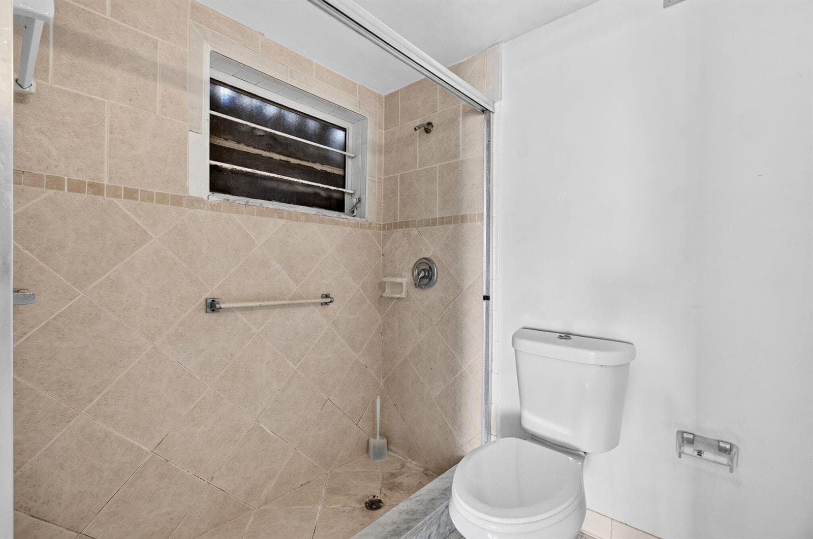 16_Primary-Shower
