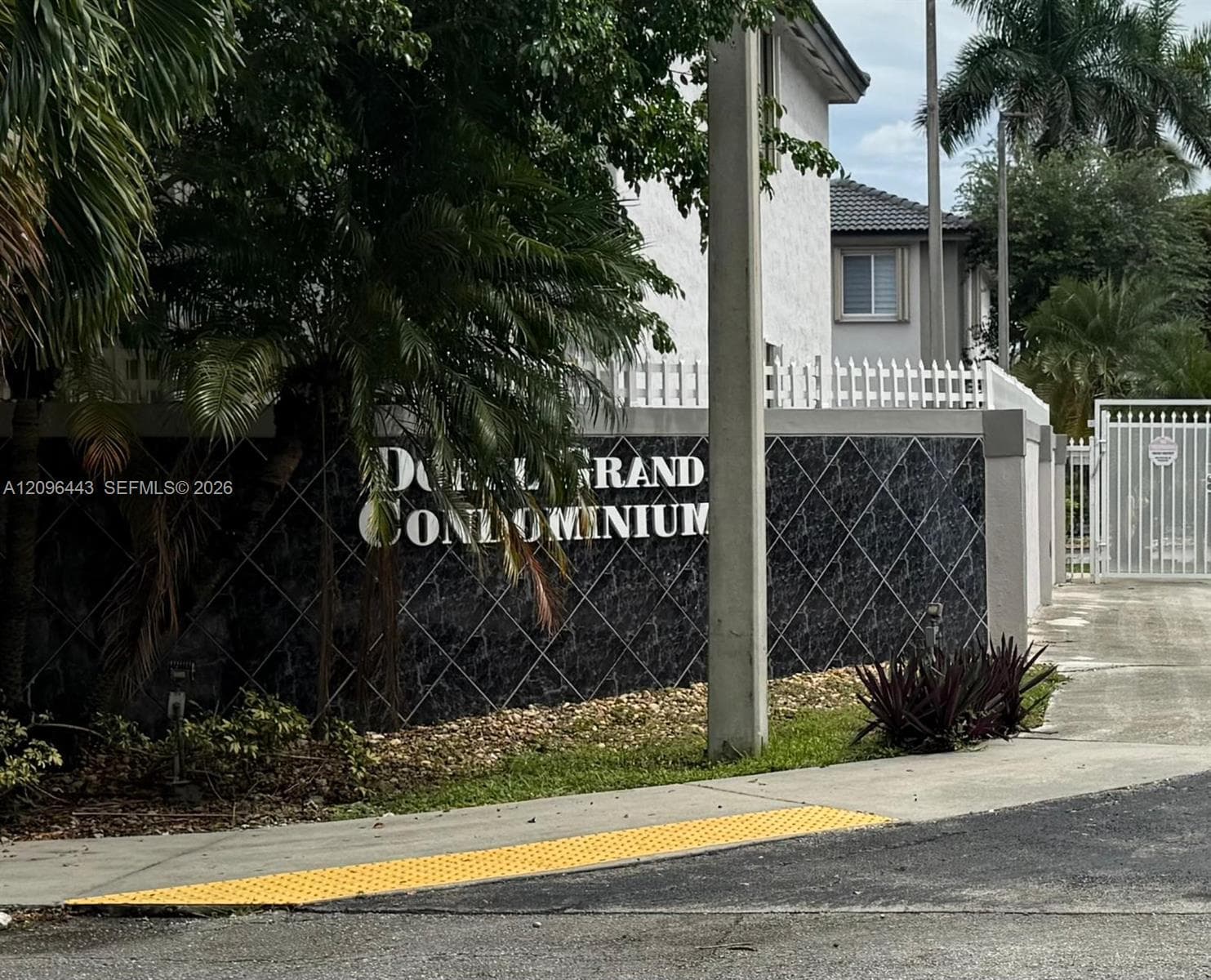 DORAL GRAND CONDO · #58 in Doral - Photo 2